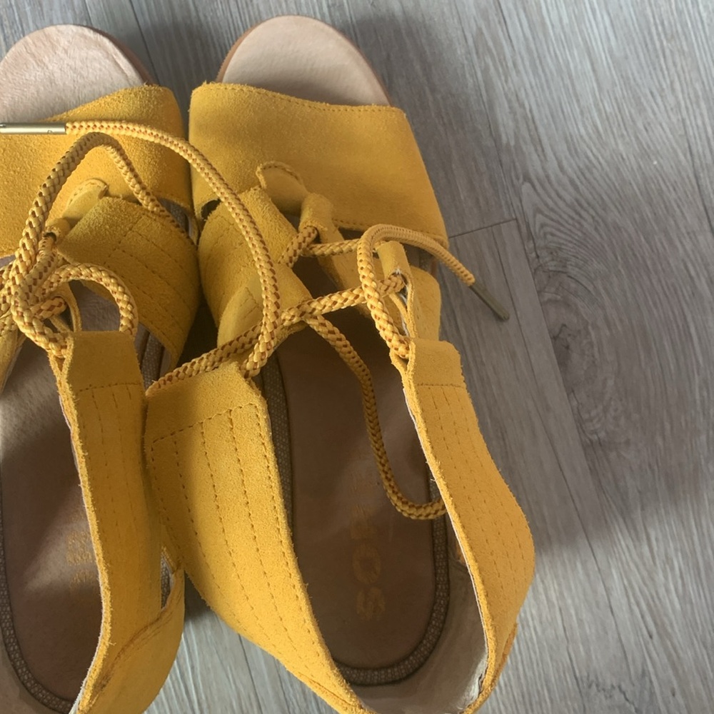 Sorel Joanie II Lace - Golden Yellow Wedge Size 9 - Picture 12 of 15